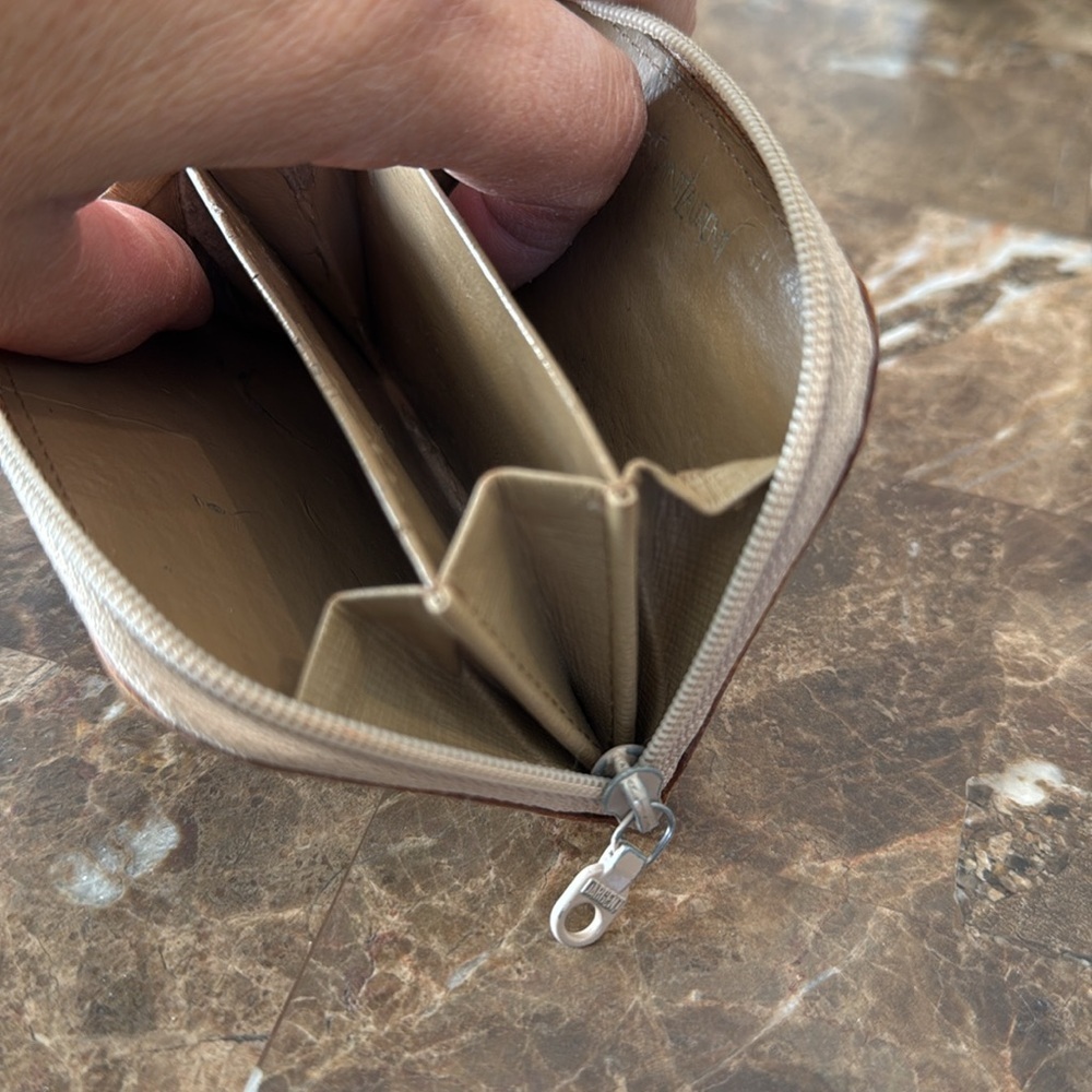 YSL Coin Purse - Picture 3 of 8